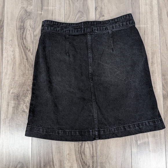 BDG Black Denim Mini Jean Skirt Size Small - Picture 2 of 8